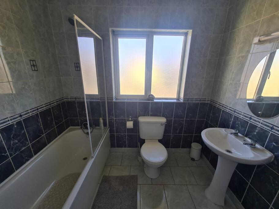 Bundoran Seaside Stays House - Wifi, Large Spacious Home Luaran gambar